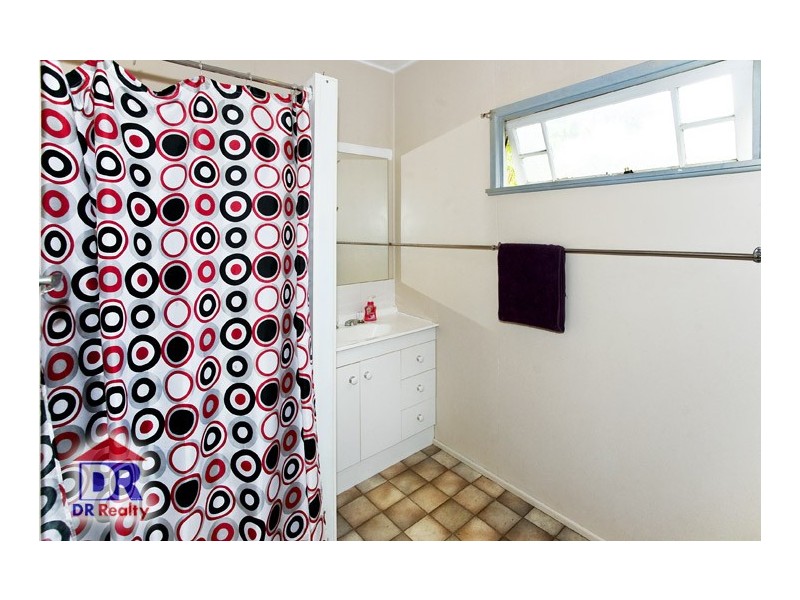 19 Lucas St, Scarborough QLD 4020