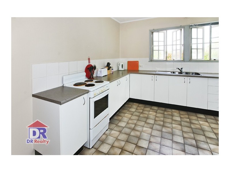 19 Lucas St, Scarborough QLD 4020