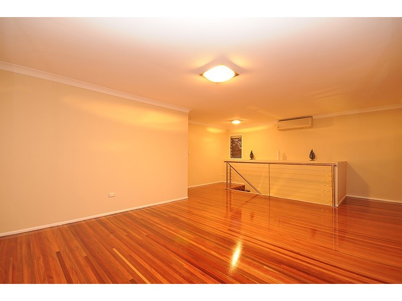 31 Central Ave, Scarborough QLD 4020