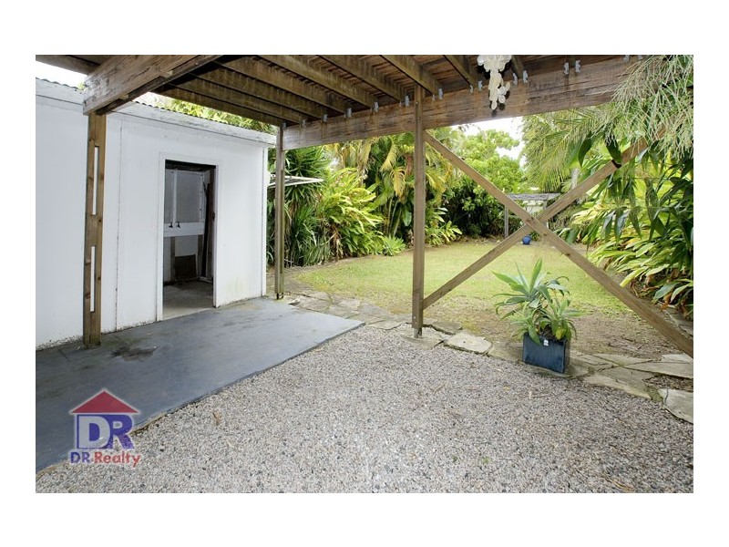 17 Campbell St, Scarborough QLD 4020