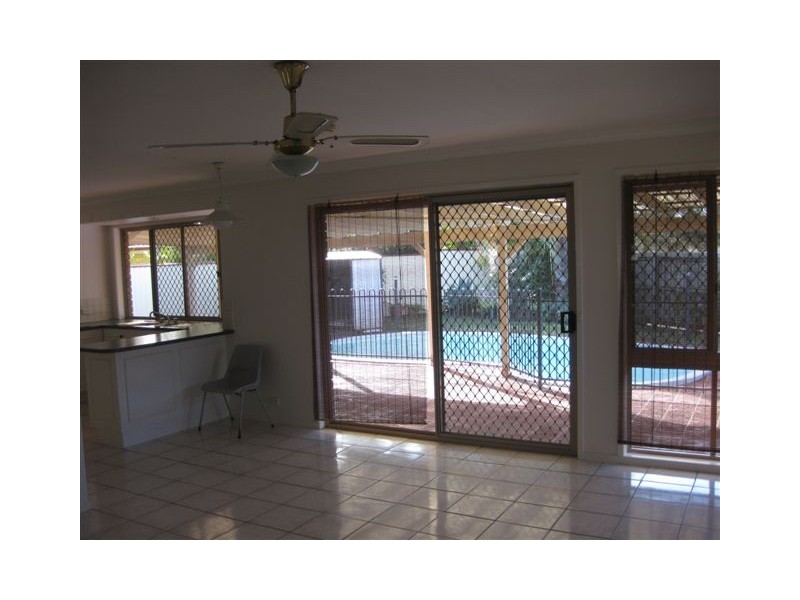 2 Hampshire Court, Kippa-ring QLD 4021