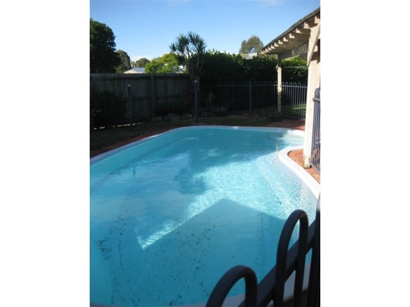 2 Hampshire Court, Kippa-ring QLD 4021