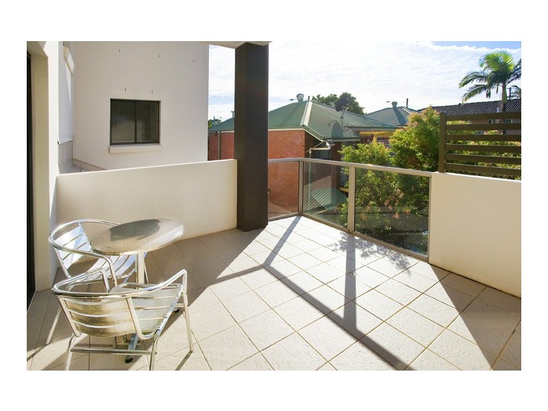 9/41 Anzac Ave, Redcliffe QLD 4020