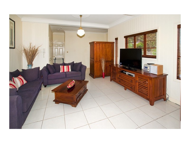 1 Prince Edward Pde, Redcliffe QLD 4020