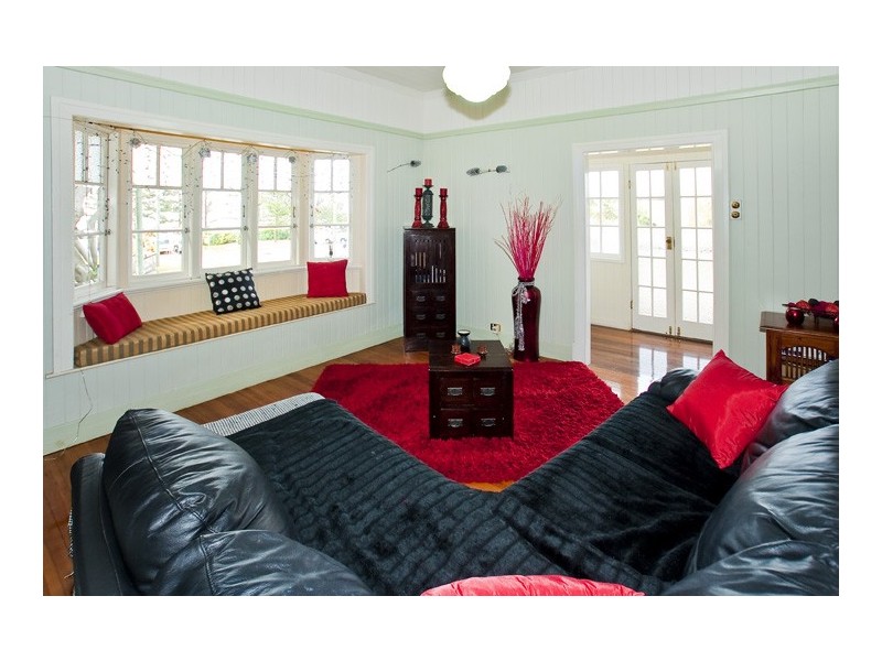 1 Prince Edward Pde, Redcliffe QLD 4020