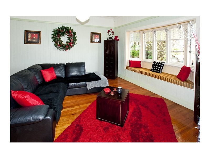 1 Prince Edward Pde, Redcliffe QLD 4020