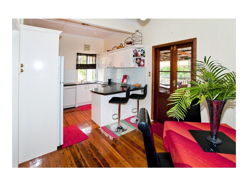 1 Prince Edward Pde, Redcliffe QLD 4020
