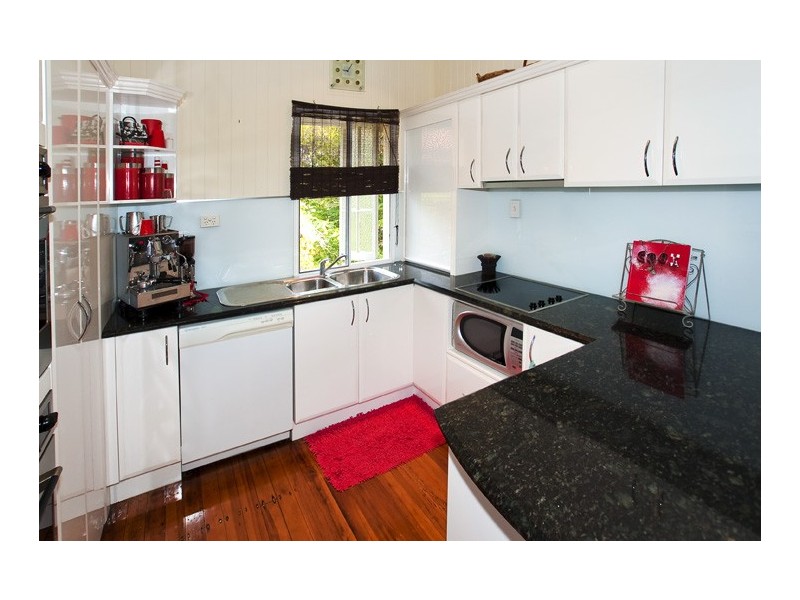 1 Prince Edward Pde, Redcliffe QLD 4020