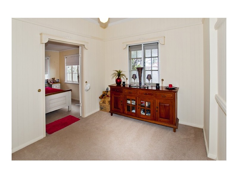 1 Prince Edward Pde, Redcliffe QLD 4020