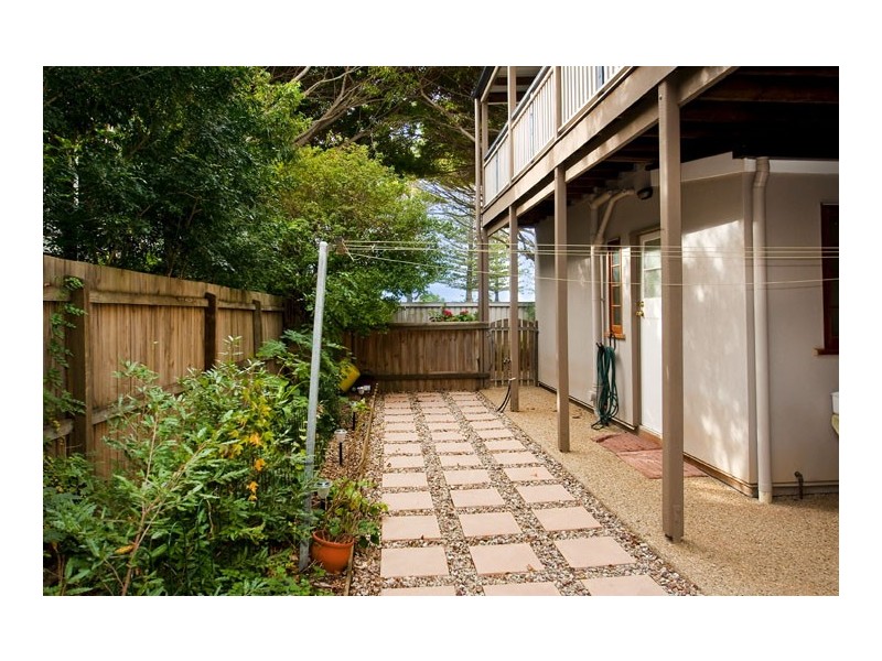 1 Prince Edward Pde, Redcliffe QLD 4020