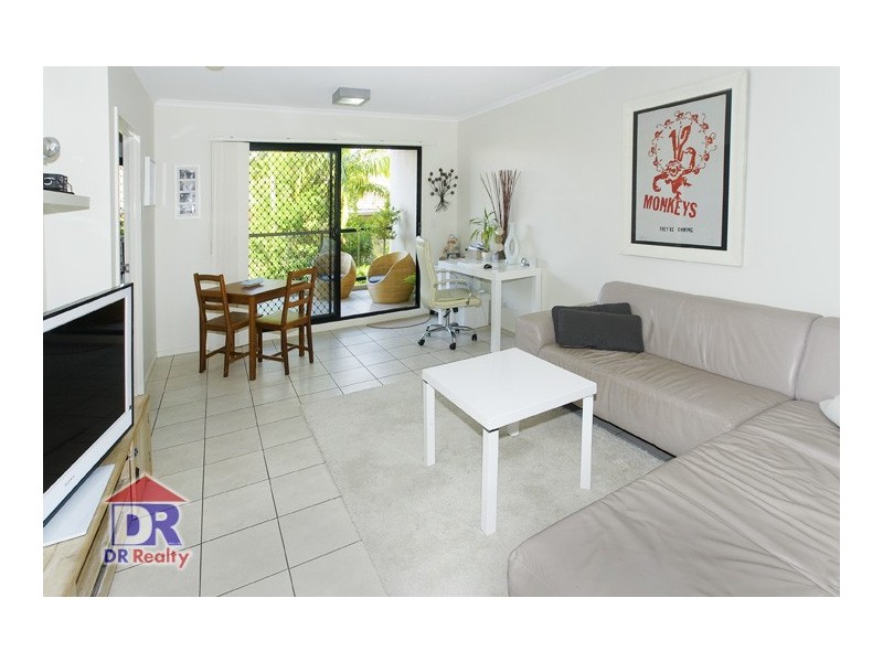 10/82 Mein St, Scarborough QLD 4020