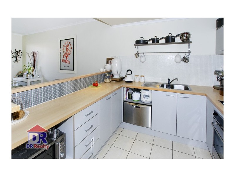 10/82 Mein St, Scarborough QLD 4020