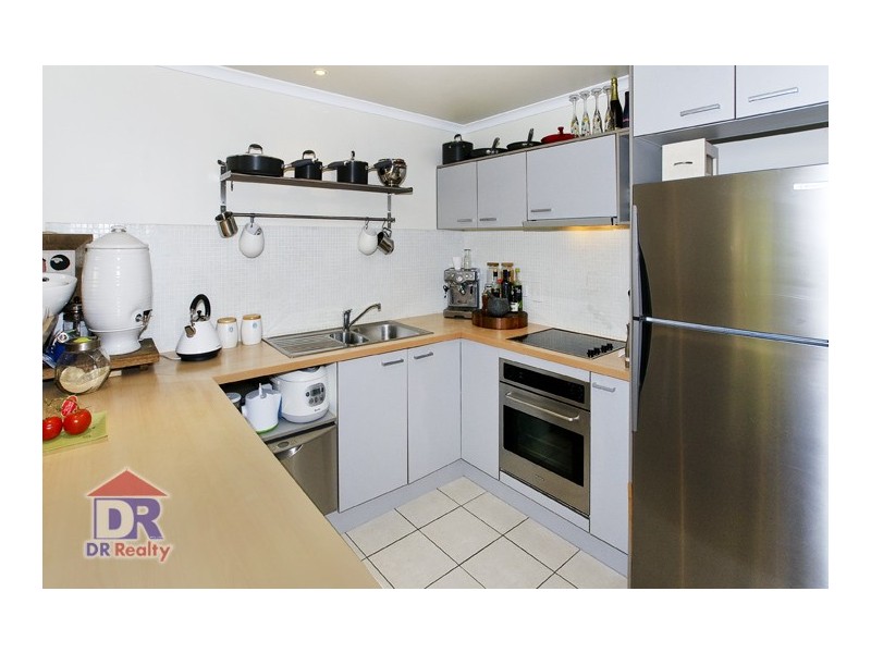 10/82 Mein St, Scarborough QLD 4020