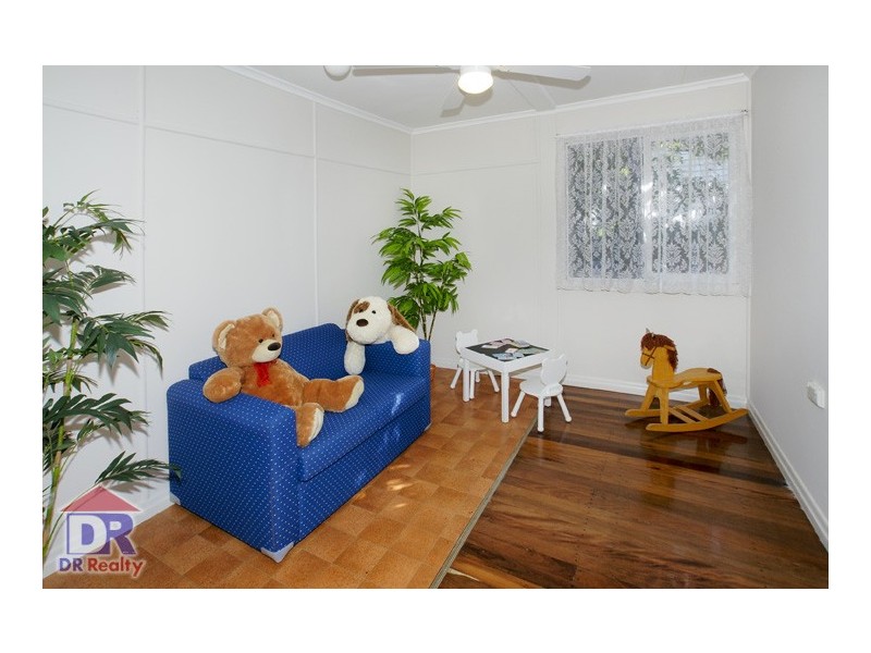 21a Turner St, Scarborough QLD 4020