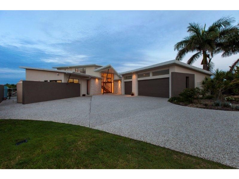 2 Thistle Ct, Newport QLD 4020