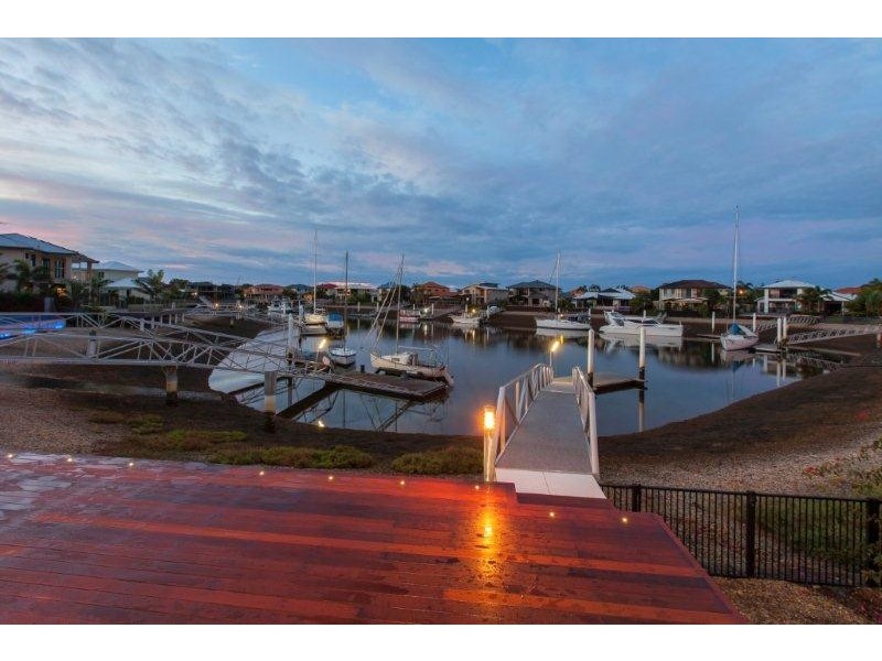 2 Thistle Ct, Newport QLD 4020