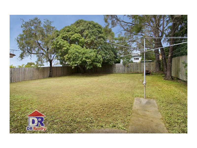 1 Alkooie Ave, Clontarf QLD 4019