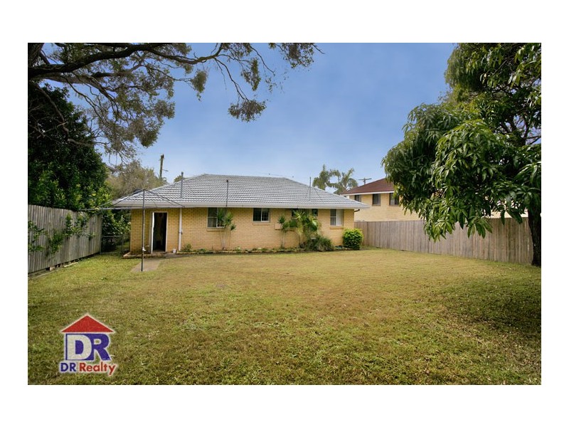 1 Alkooie Ave, Clontarf QLD 4019