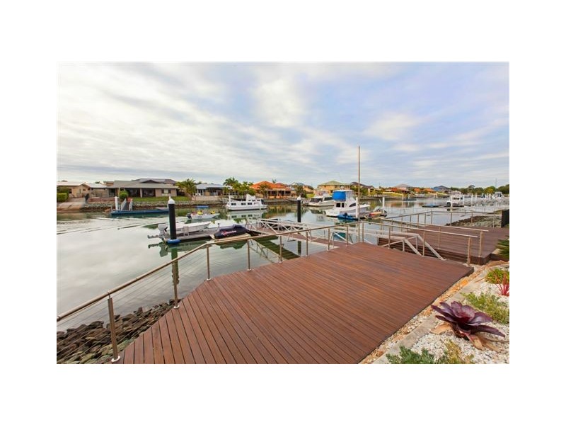 24 Aurora Pl, Newport QLD 4020