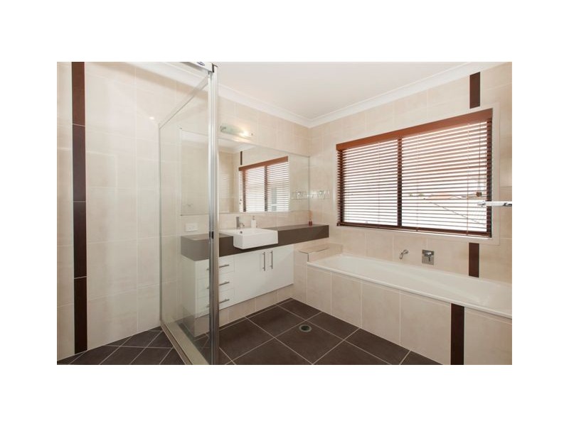 24 Aurora Pl, Newport QLD 4020