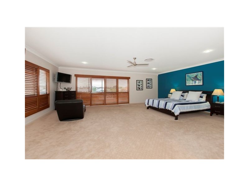 24 Aurora Place, Newport QLD 4020