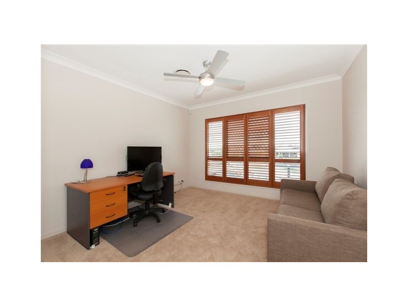 24 Aurora Place, Newport QLD 4020