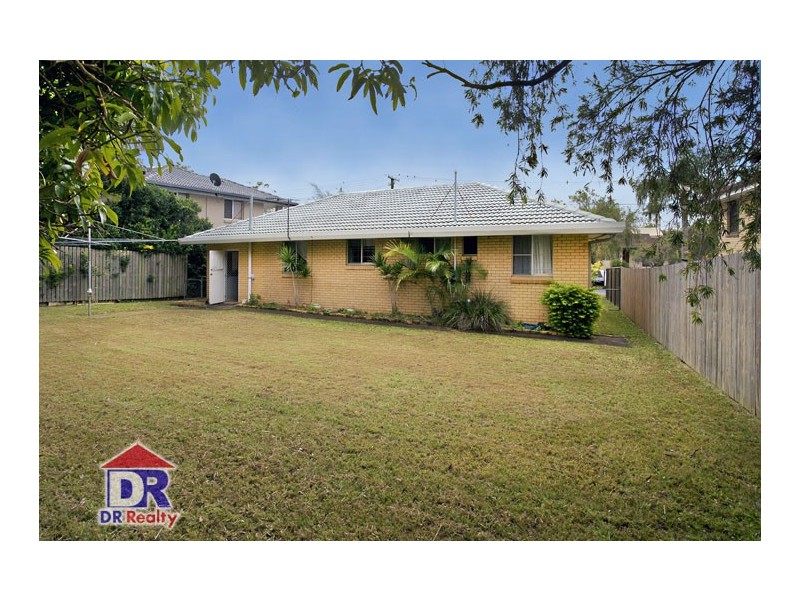 1 Alkooie Ave, Clontarf QLD 4019