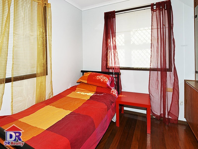 21 Matthew St, Scarborough QLD 4020