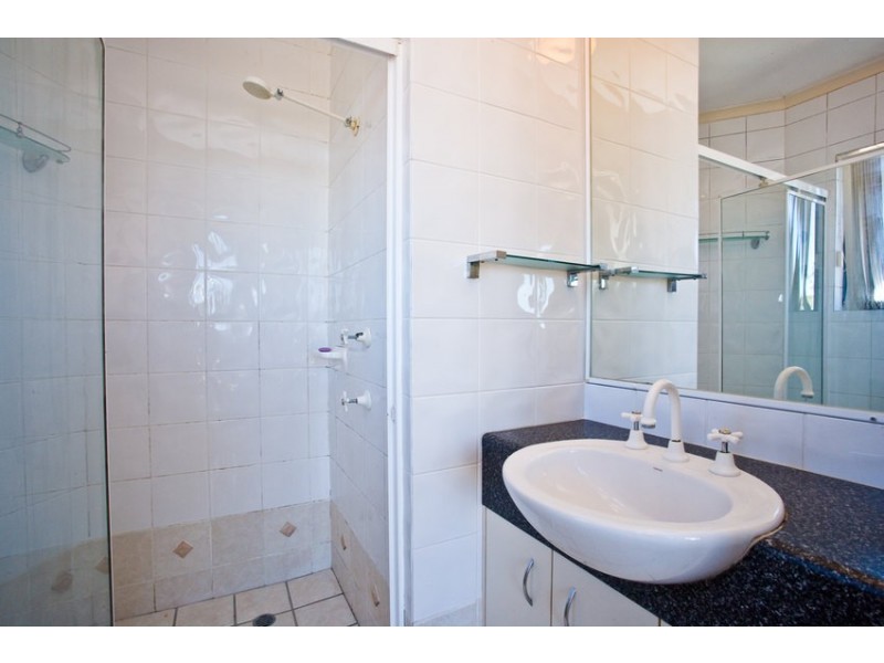 4/51 Landsborough Ave, Scarborough QLD 4020