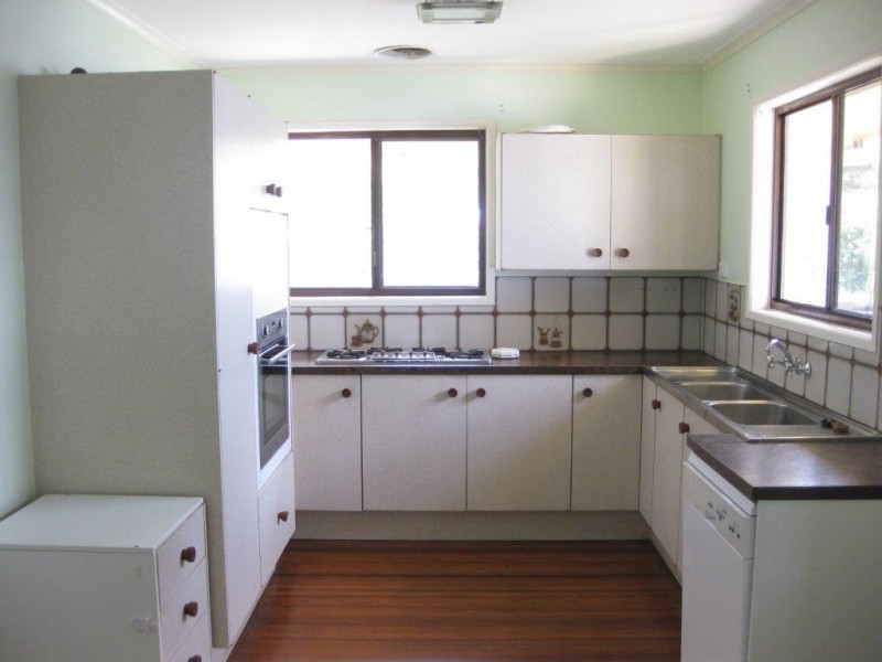 17 Brennan Rd, Scarborough QLD 4020