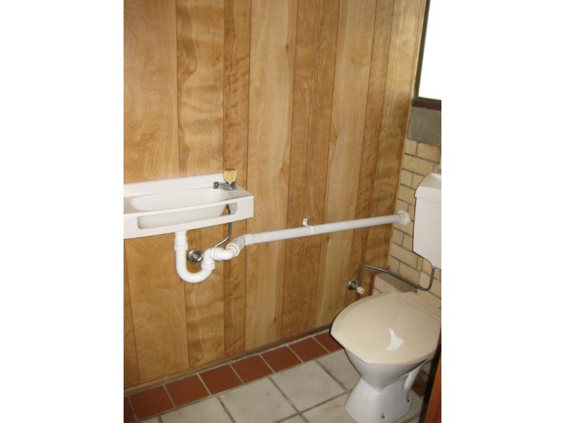 17 Brennan Rd, Scarborough QLD 4020