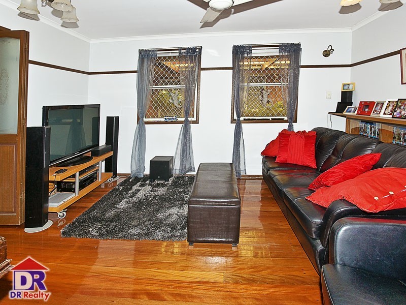 21 Matthew St, Scarborough QLD 4020