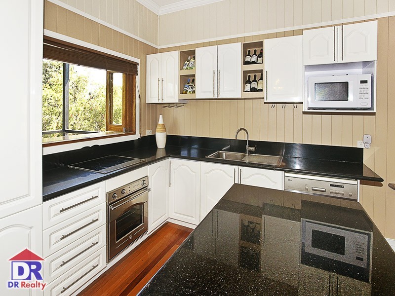 345 Oxley Ave, Margate QLD 4019