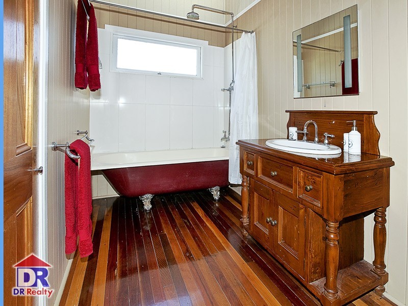 345 Oxley Ave, Margate QLD 4019