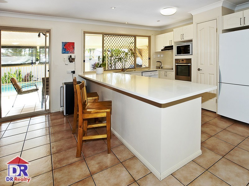 8 David Cl, Redcliffe QLD 4020