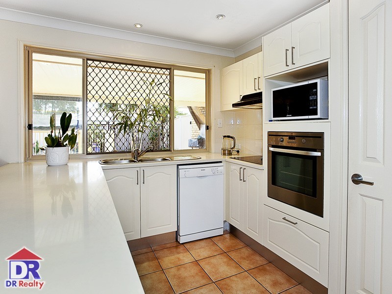 8 David Cl, Redcliffe QLD 4020