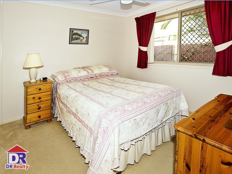 8 David Cl, Redcliffe QLD 4020