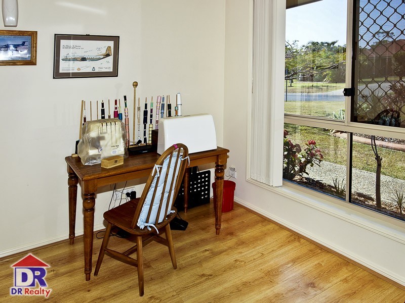 8 David Cl, Redcliffe QLD 4020