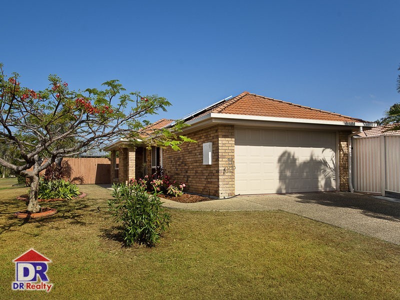 8 David Cl, Redcliffe QLD 4020