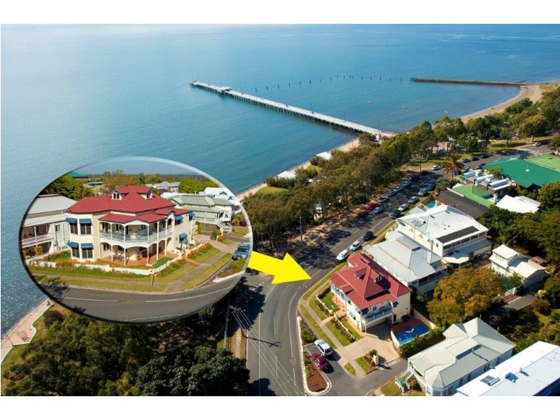 82 Park Pde, Shorncliffe QLD 4017