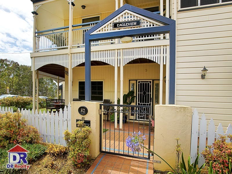 82 Park Pde, Shorncliffe QLD 4017