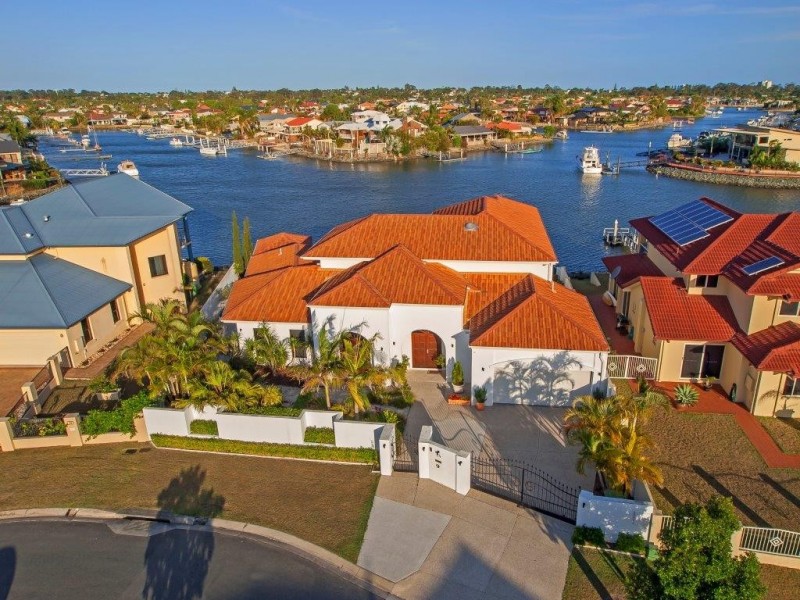 34 Aurora Place, Newport QLD 4020