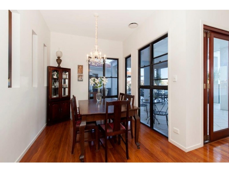 34 Aurora Place, Newport QLD 4020