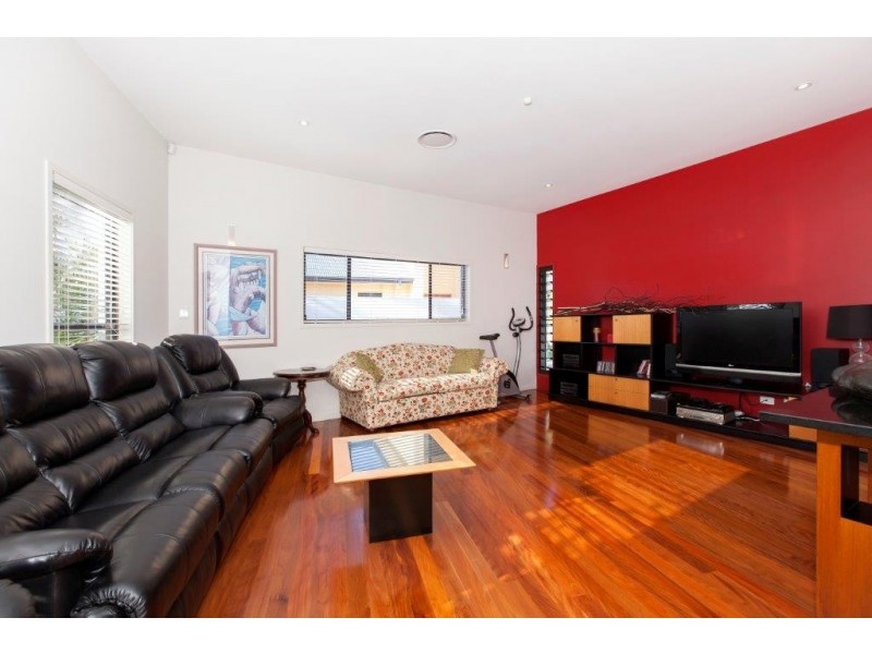 34 Aurora Place, Newport QLD 4020