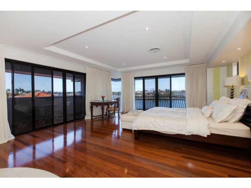 34 Aurora Place, Newport QLD 4020