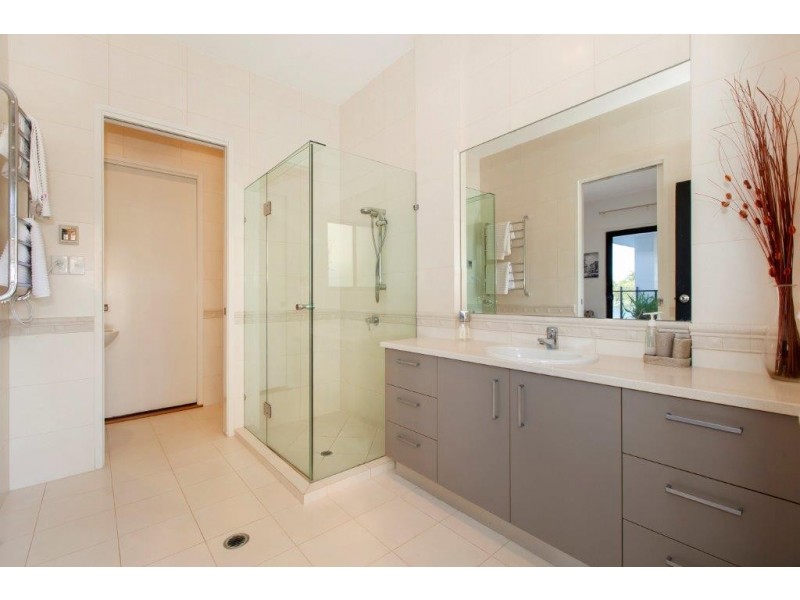 34 Aurora Place, Newport QLD 4020