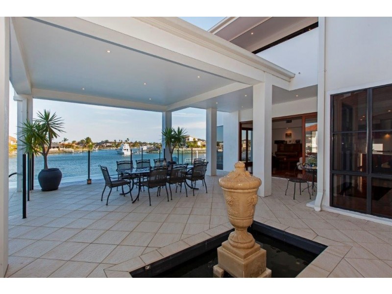 34 Aurora Place, Newport QLD 4020