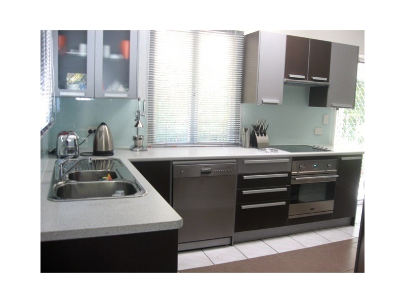 231 Scarborough Rd, Scarborough QLD 4020