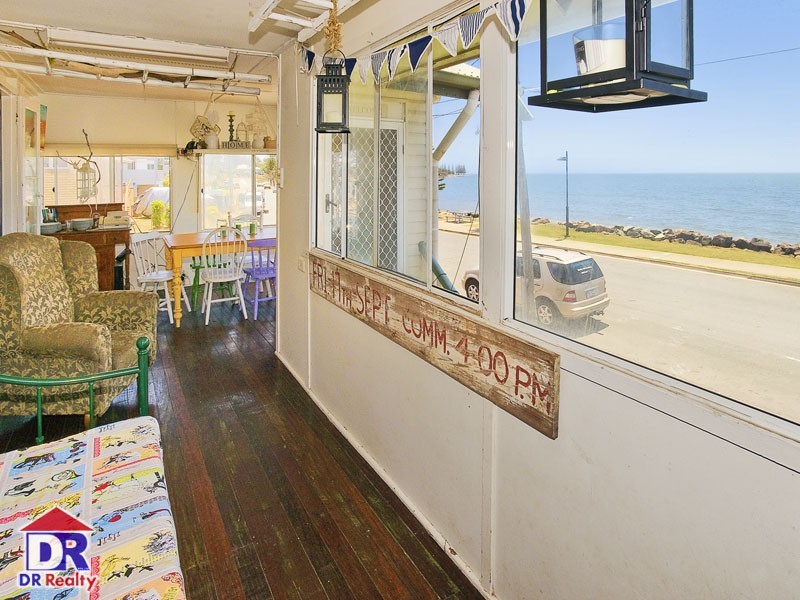 35 Flinders Pde, Scarborough QLD 4020