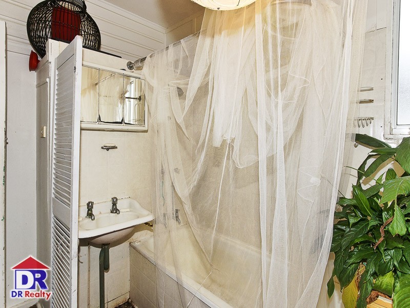 35 Flinders Pde, Scarborough QLD 4020